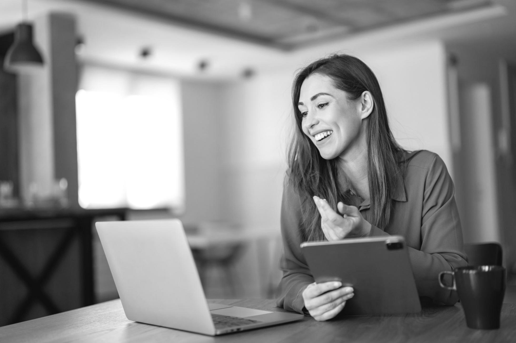 Praca z danymi finansowymi podczas sesji online